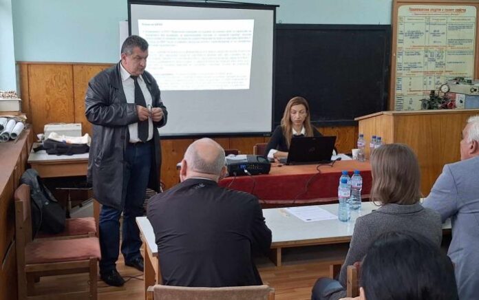 Обновяват сградата на пожарната в Дупница