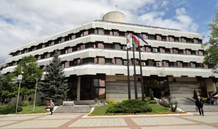 Община Дупница обяви свободни позиции за счетоводители