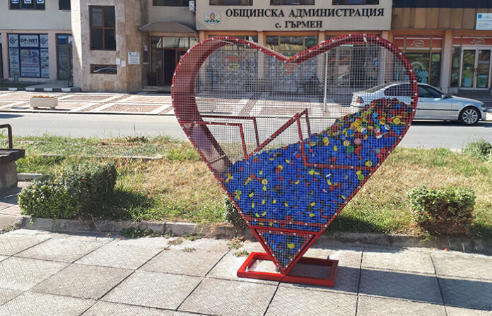 Община Гърмен отново подпомага деца в нужда