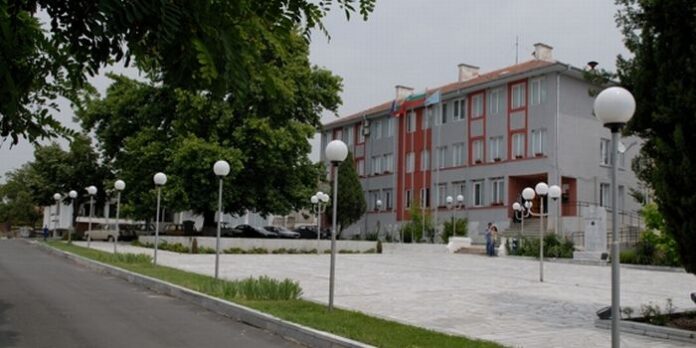 Общинарите в Струмяни с масови оставки