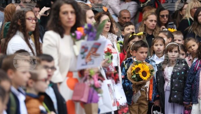 Общо 92 619 са педагогическите специалисти във всички училища и детски градини у нас