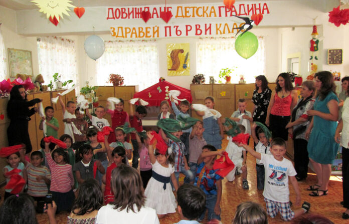 ОДЗ ”Патиланци”- Микрево изпрати    малките си абитуриенти в училище