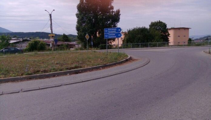 Ограничават движението на кръговото при Аракчийски мост! Започва санитарна сеч на дърветата