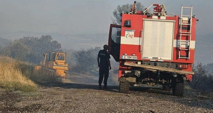 Ограничен е пожарът в Сакар планина