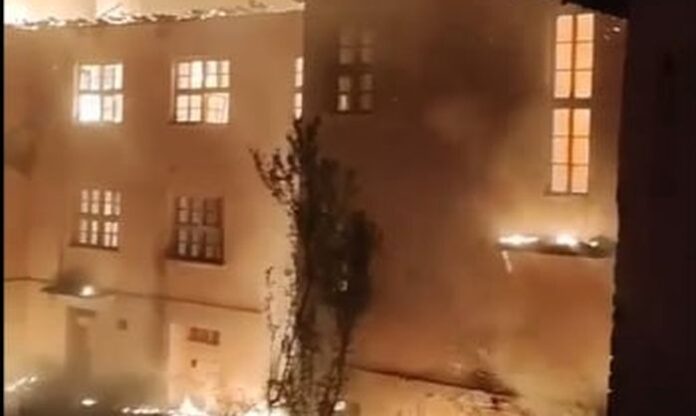 Огромен пожар изпепели къщи в Долно село