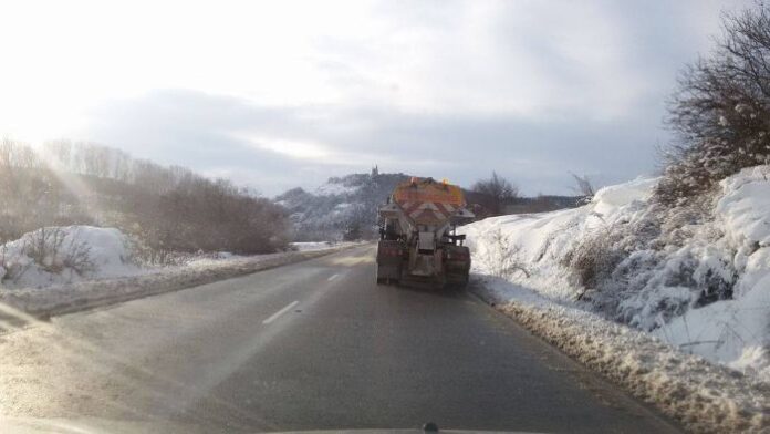Оказват помощ на бедстващи хора в студовете в Благоевград