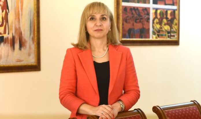 Омбудсманът поиска от мобилните оператори да преразгледат повишението на цените си