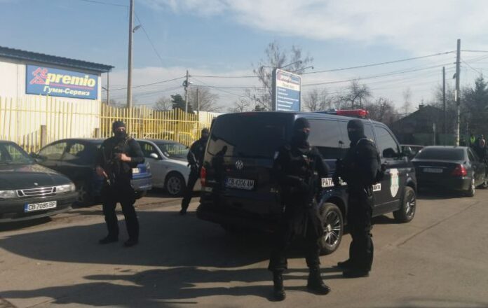 Организираната престъпна група в Орландовци се занимавала с грабежи и разпространение на наркотици