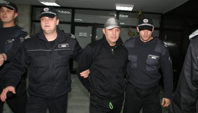 Оставиха в ареста Васил Маникатов