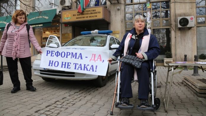 Осъдената за измама Павлина Григорова застана начело на протестите на хората с увреждания