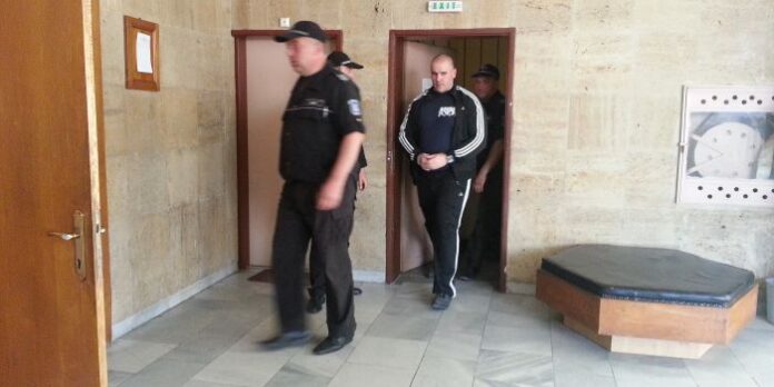 Осъдиха Психото на 18 г. затвор за убийството на Бобъро