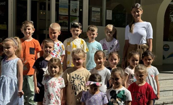 От деца за деца: Млади актьори от Сандански с постановка пред децата на ДГ „Слънце“ - Кюстендил