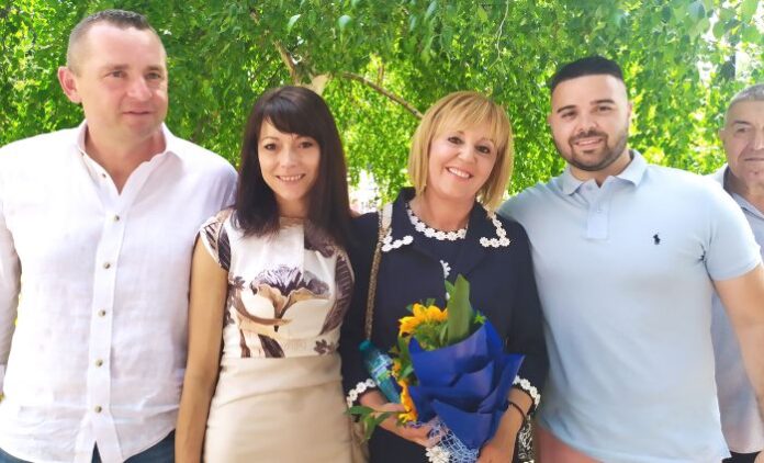 От „Изправи се! Мутри вън!“ създават мярката „България е моето вкъщи“