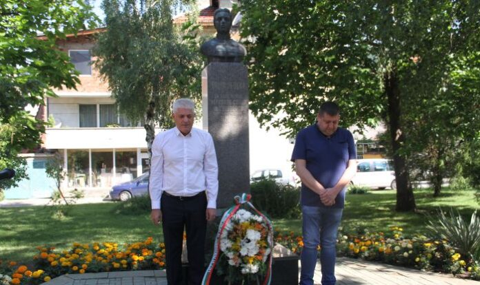Отбелязаха 182 години от рождението на Левски в Дупница