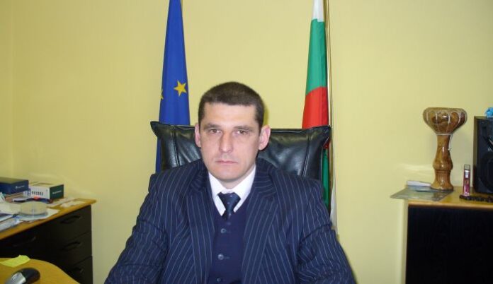 Отиде си бившият областен управител на Кюстендилско Любомир Дермански