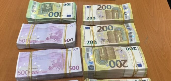Откриха 422 580 недекларирани евро при проверка на МП Капитан Андреево
