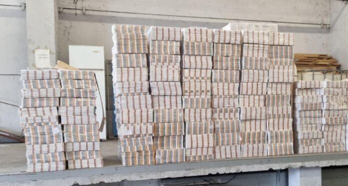 Откриха 679 400 къса цигари в тайник на товарен автомобил на ГКПП Кулата