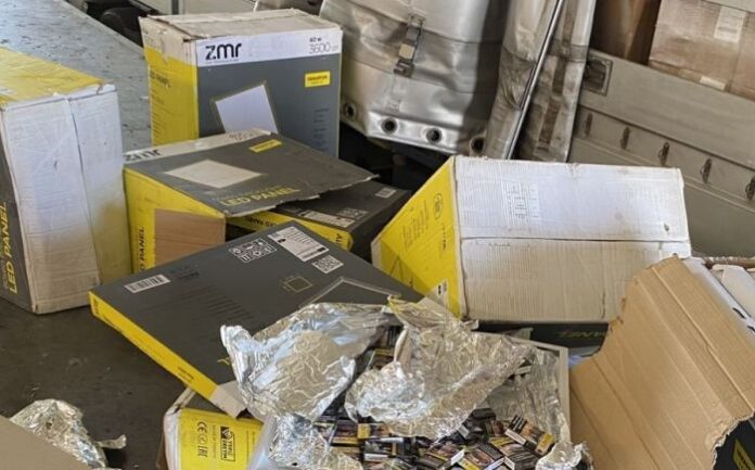 Откриха контрабандни цигари в LED панели на Капитана