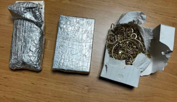 Откриха крадени накити в буркан
