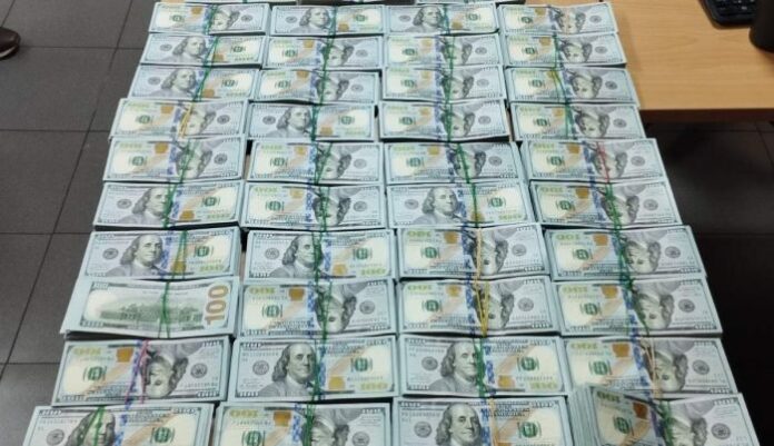 Откриха недекларирана валута за над 1 070 000 лв. на Капитан Андреево
