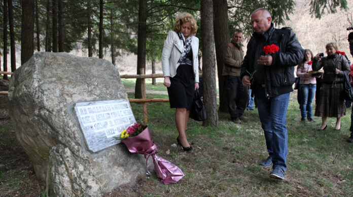 Откриха паметна плоча в памет на лесовъда Лазар Стойчев