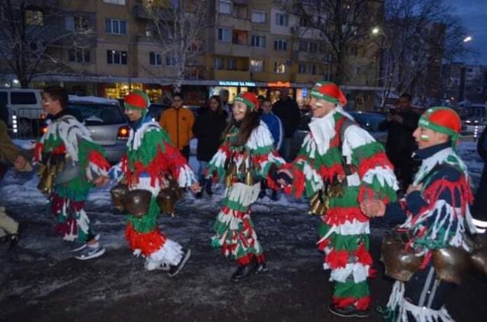 Откриха временна експозиция „Сурва – традицията в сърцето“ в Радомир
