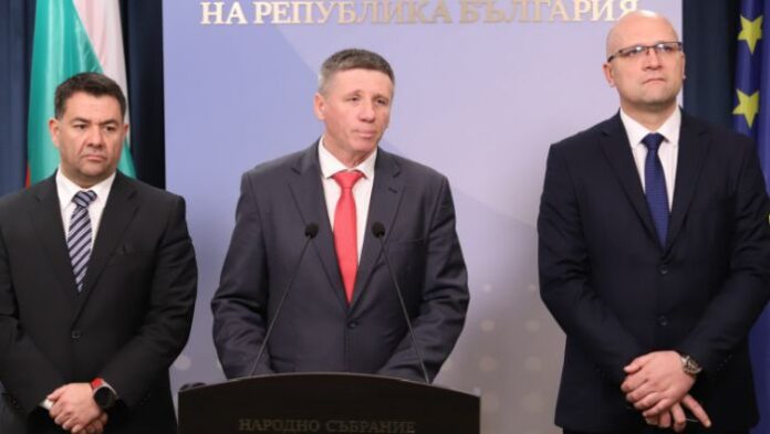 Отлъчени от 