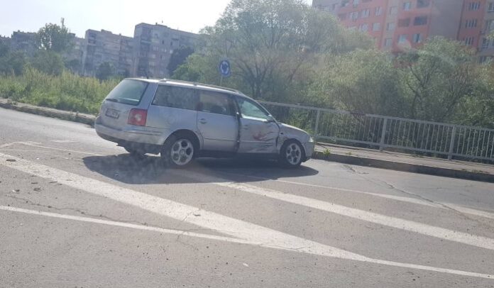 Отнето предимство предизвика катастрофа в Кюстендил! Пострада пътничка