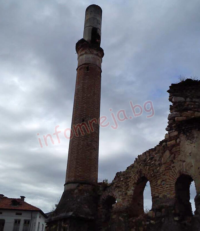 Пак оскверниха джамията в Гоце Делчев