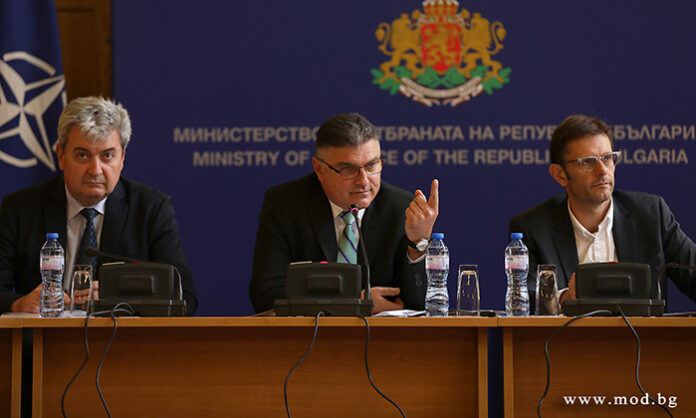 Парите за армията ни не са управлявани целесъобразно