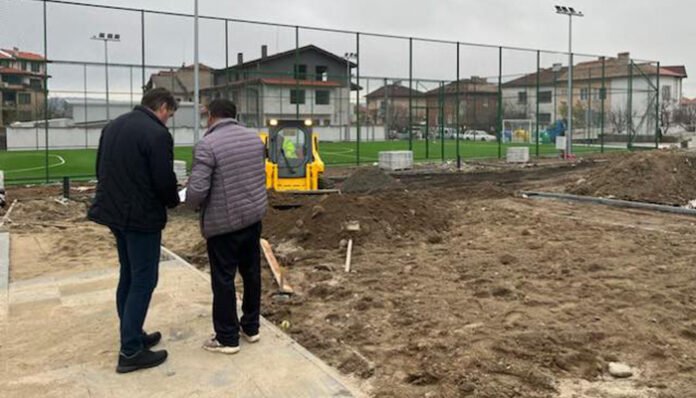 Парк с изкуствено игрище за мини футбол правят в Разлог