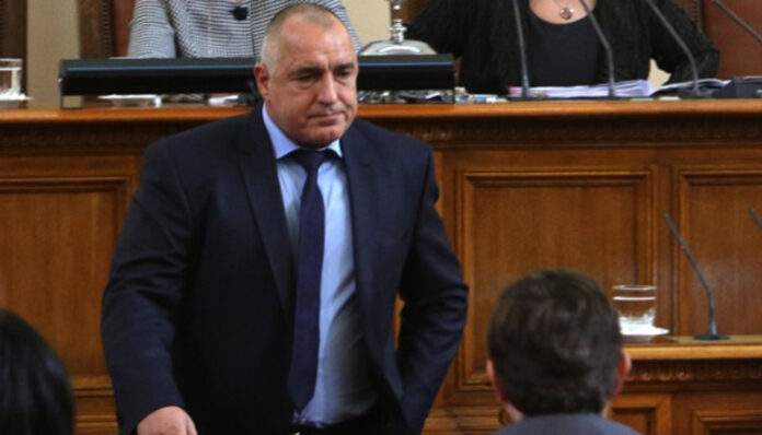 Парламентът прие оставката на кабинета 