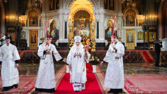 Патриарх Кирил се помоли на Великден за защита на 
