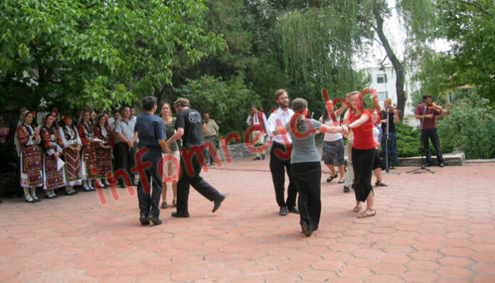 Патриаршеска служба на български и английски език отслужиха в Гоце Делчев