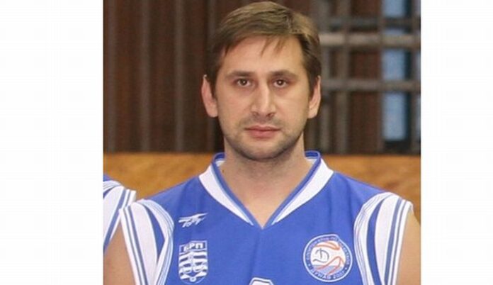 Павел Нойков дебютира за БК Академик