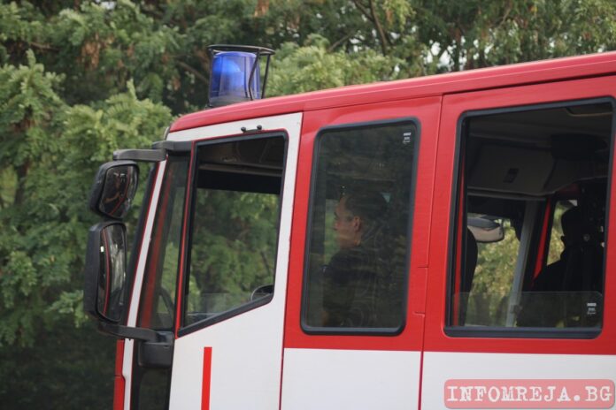 Печка разпали пожар в къщата на трудно подвижен мъж