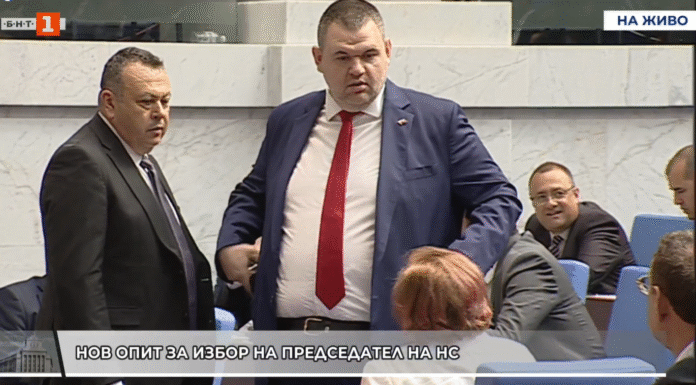 Пеевски: Не бива да подарим България на Путин! Петков: Не вярваме на Борисов