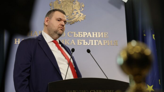 Пеевски: Не може в тази ситуация България да седи без външен министър