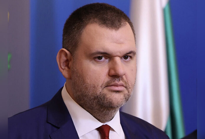 Пеевски: Правителството незабавно да отмени решението си за частната детска болница