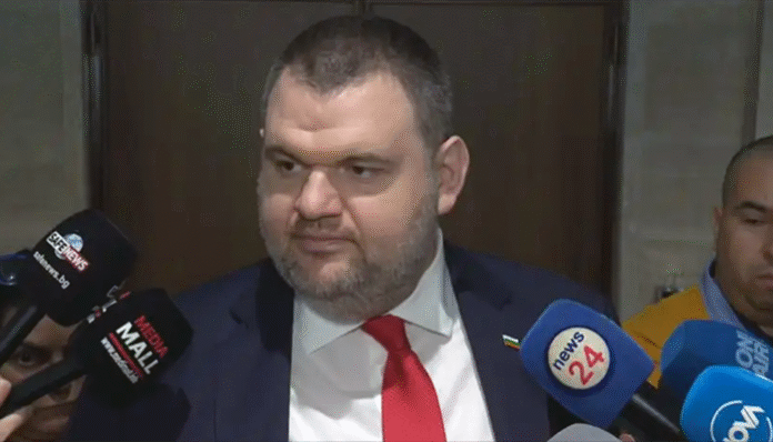 Пеевски за думите на Радев: Разбирам на тази възраст