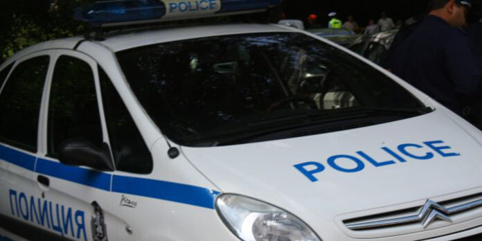 Пежо се удари в автобус край Банско