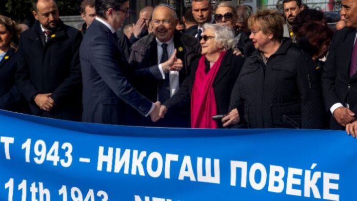 Пендаровски поиска извинение от България за депортирането на македонските евреи