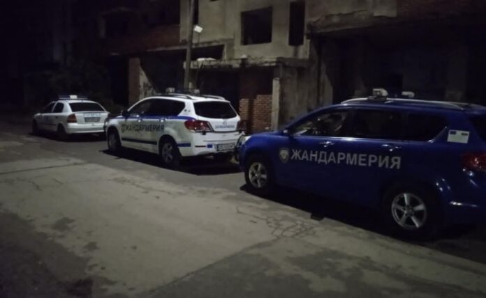 Петима задържани по време на спецоперация в Пернишко
