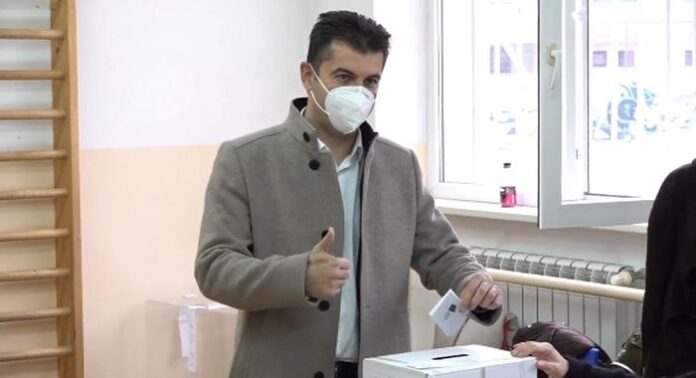 Петков: Изборът днес няма да повлияе на преговорите за кабинет