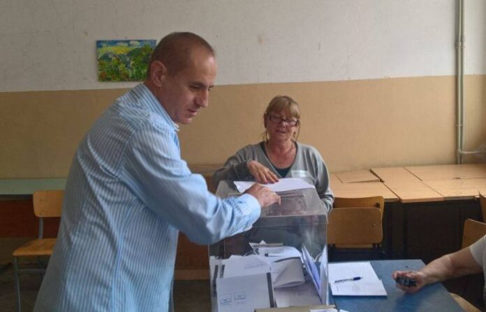 Петър Паунов: Гласувах да продължи реализацията на водещите приоритети за Кюстендил и региона