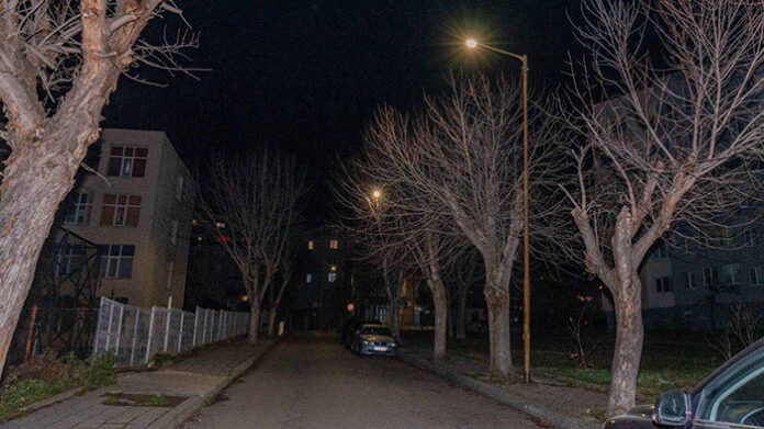 Подменят над 2800 улични лампи с нови LED осветителни тела в Благоевград и 6 села
