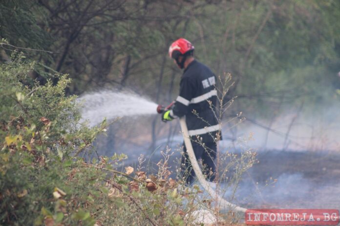 Пожар гори в близост до дом за деца в Стара Загора