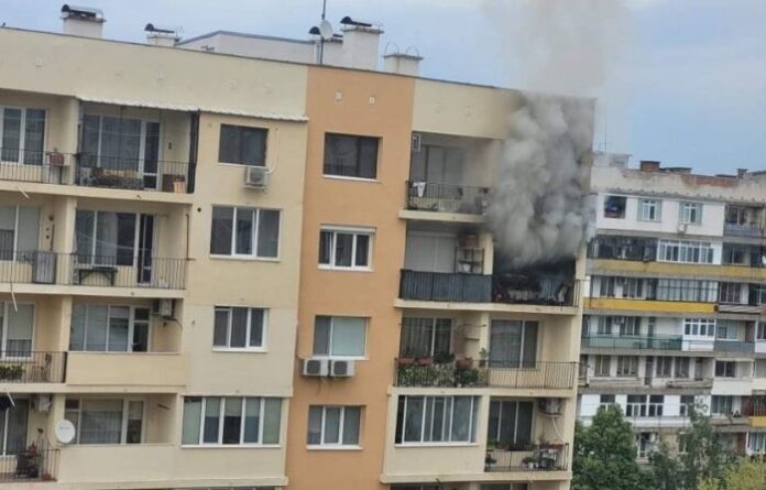 Пожар в бургаски апартамент за малко не отне живота на три деца и 35-годишна жена