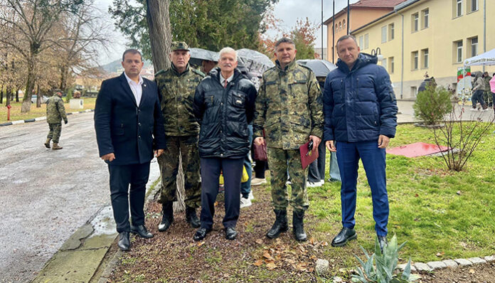 Показаха въоръжение и бойна техника в Благоевград