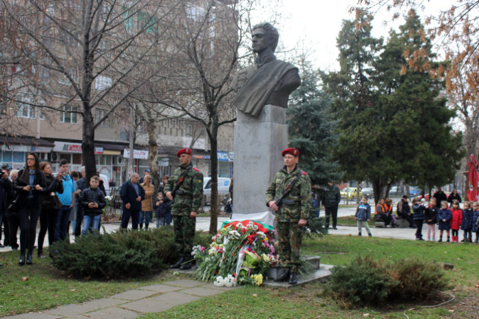 Поклон пред Левски! Благоевград отбелязва 149 години от гибелта на Апостола